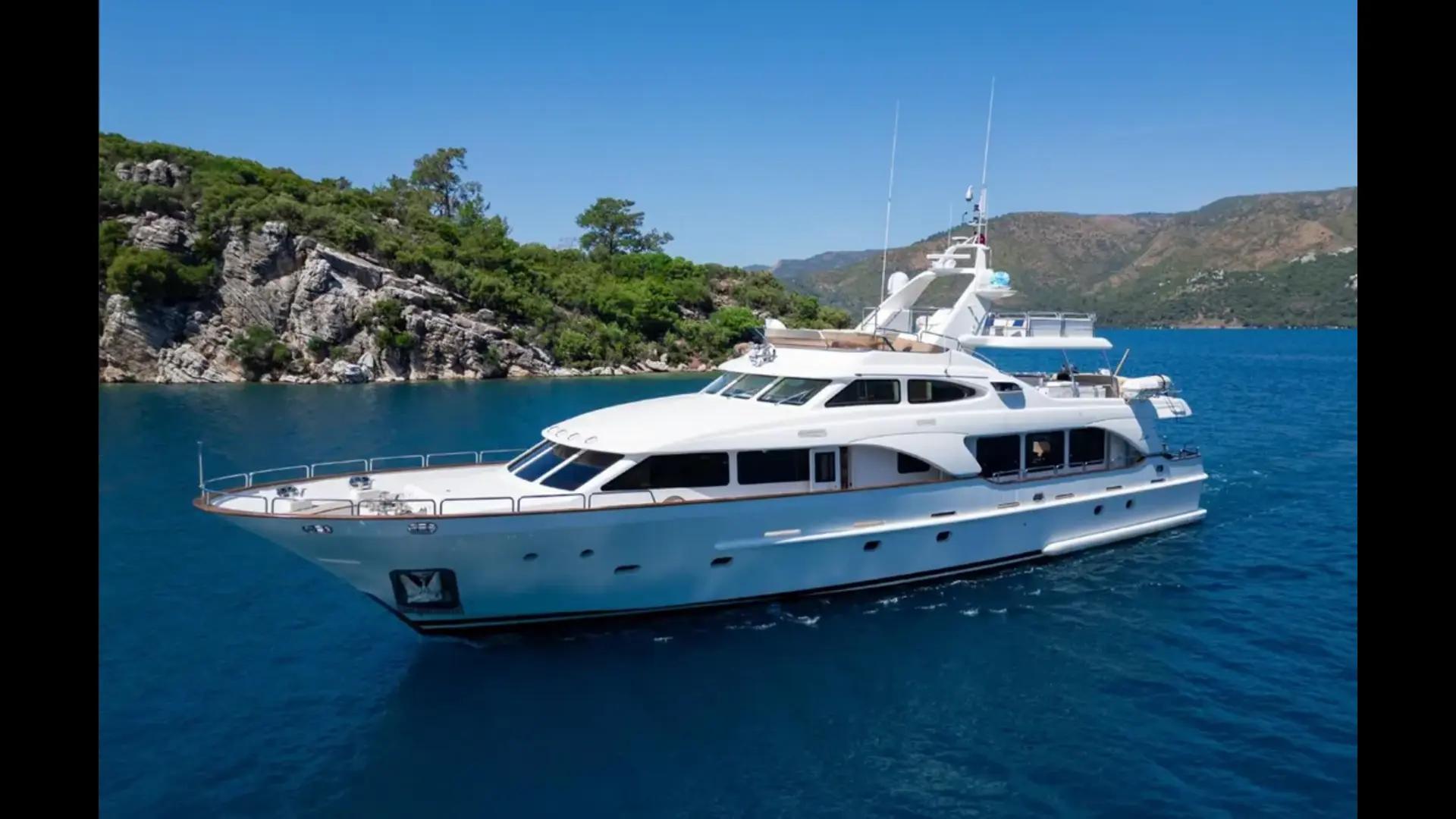 Benetti Tradition 100